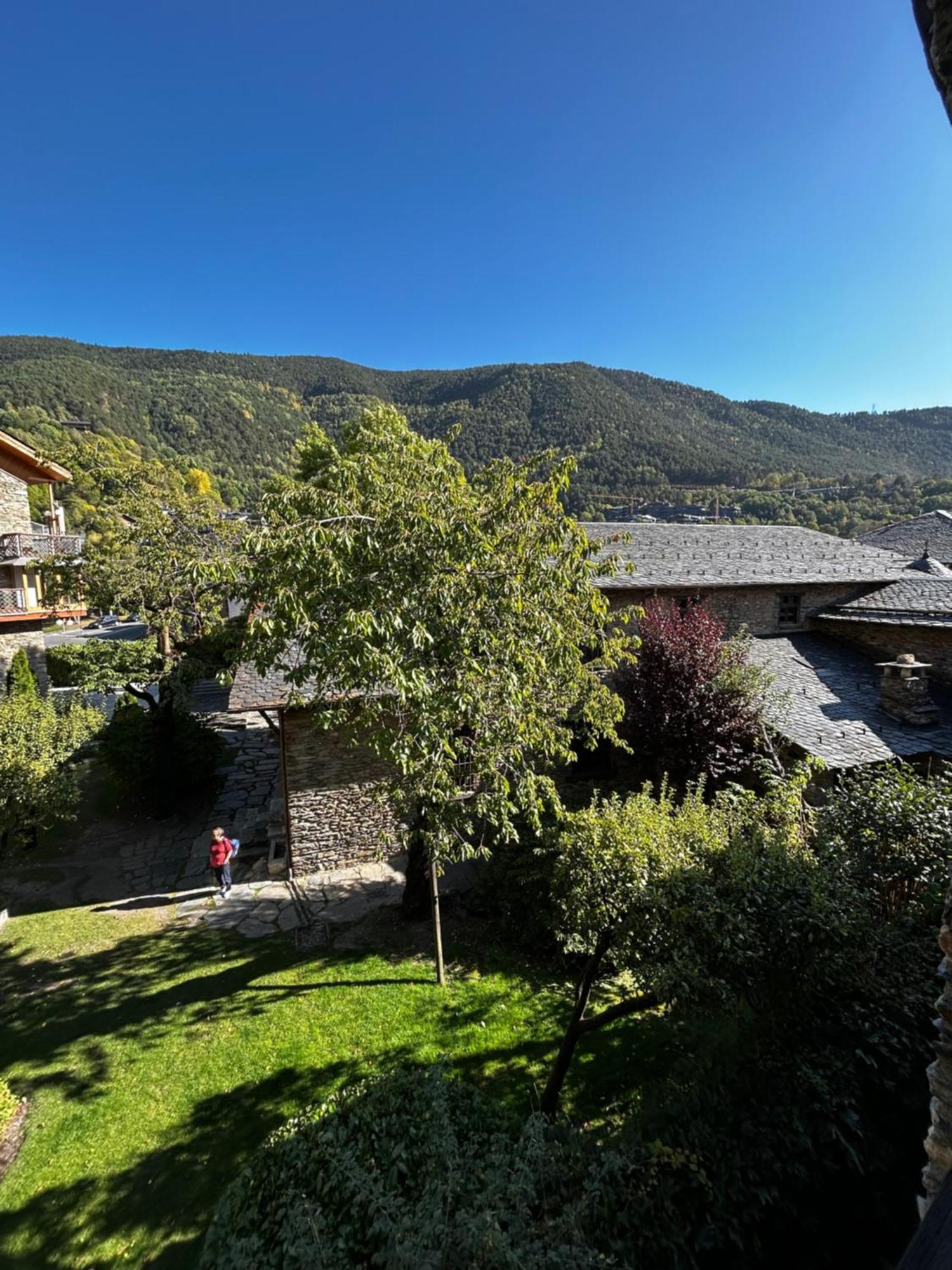 Hotel Santa Barbara De La Vall D'Ордино Экстерьер фото